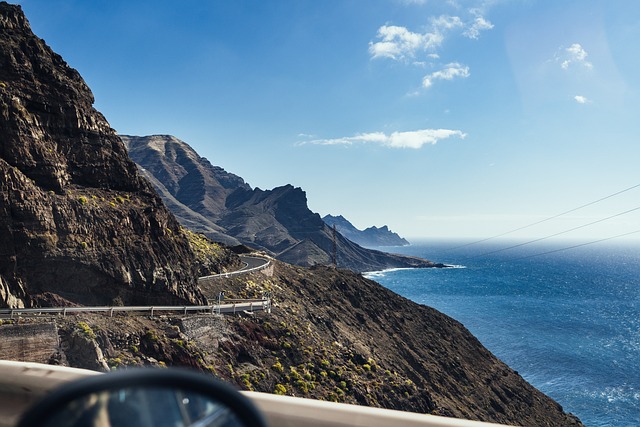 paisaje rocoso mar