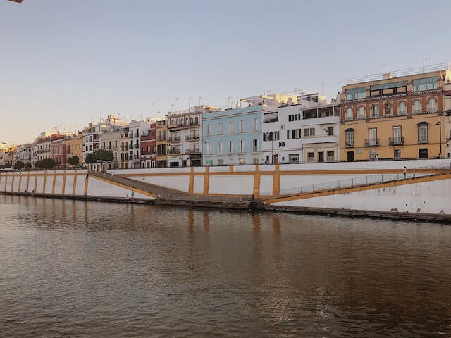 sevilla rio normativa pisos turisticos