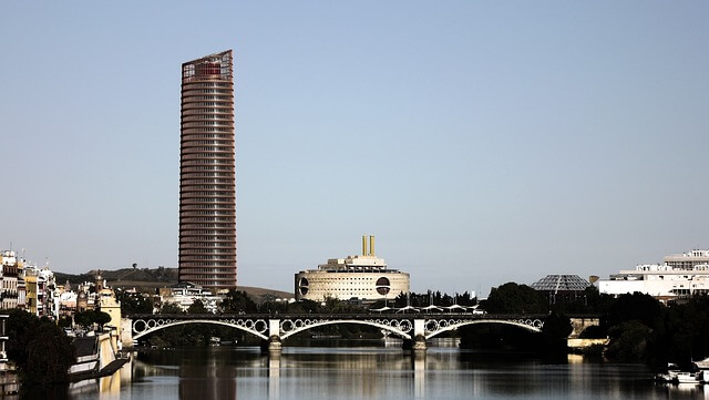 torre sevilla rio puente